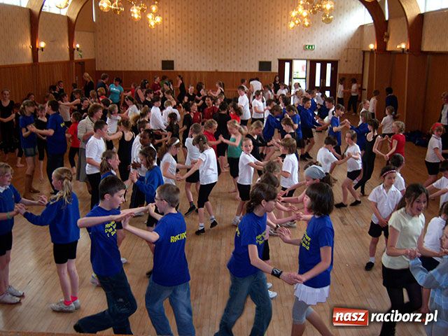 Zdjęcie w galerii na portalu naszraciborz.pl: Tańczyli we Wrexham wiadomości z regionu