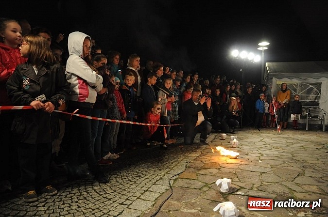 Zdjęcie w galerii na portalu naszraciborz.pl: Na zamku pokazano Świętojankę wiadomości z regionu