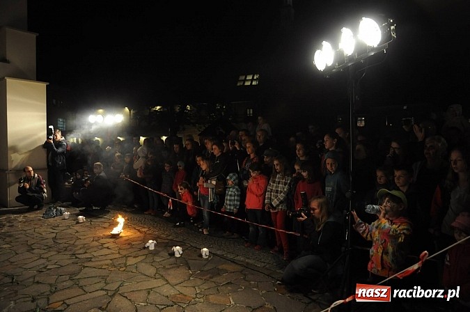 Zdjęcie w galerii na portalu naszraciborz.pl: Na zamku pokazano Świętojankę wiadomości z regionu