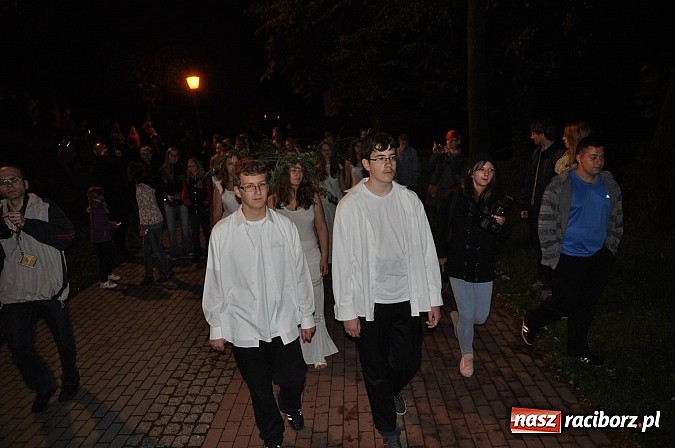 Zdjęcie w galerii na portalu naszraciborz.pl: Na zamku pokazano Świętojankę wiadomości z regionu