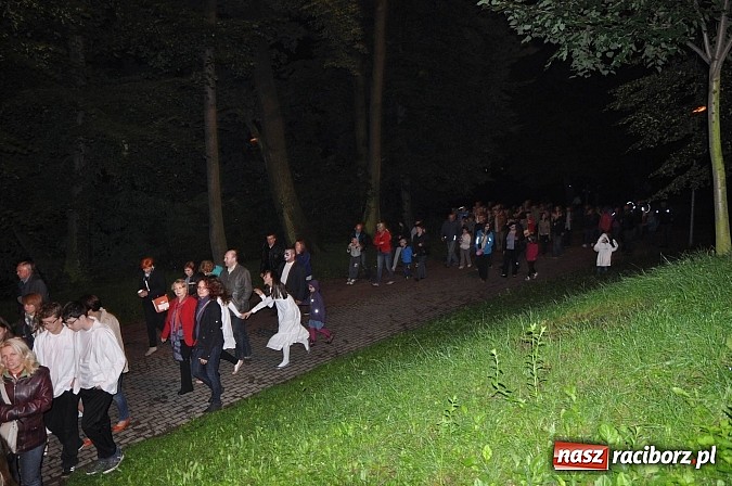 Zdjęcie w galerii na portalu naszraciborz.pl: Na zamku pokazano Świętojankę wiadomości z regionu