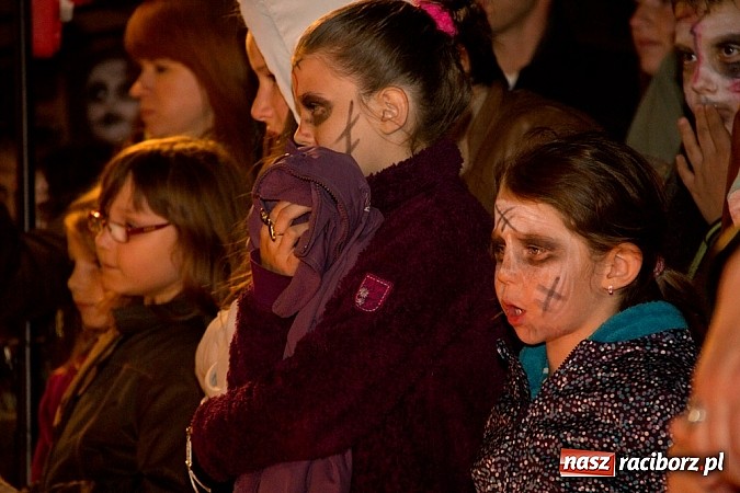 Zdjęcie w galerii na portalu naszraciborz.pl: Na zamku pokazano Świętojankę wiadomości z regionu