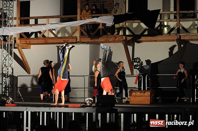 Zdjęcie w galerii na portalu naszraciborz.pl: Spora dawka tańca na powitanie wakacji wiadomości z regionu