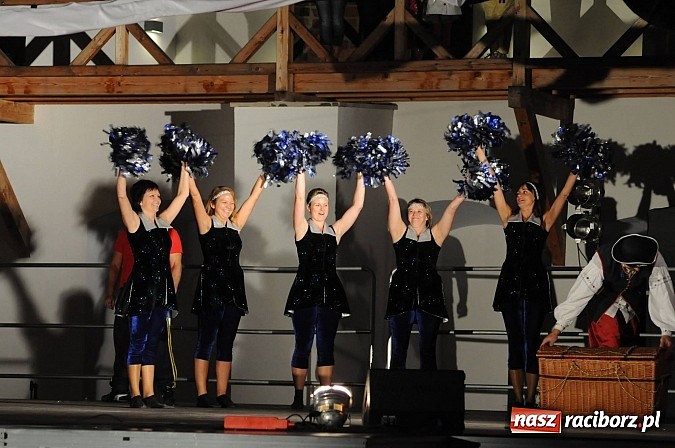 Zdjęcie w galerii na portalu naszraciborz.pl: Spora dawka tańca na powitanie wakacji wiadomości z regionu
