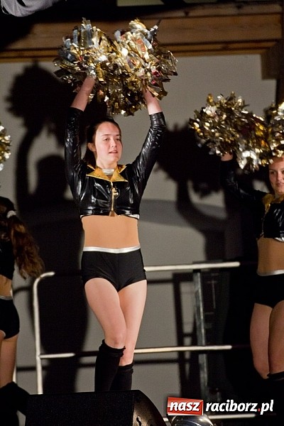 Zdjęcie w galerii na portalu naszraciborz.pl: Spora dawka tańca na powitanie wakacji wiadomości z regionu