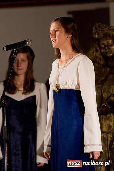 Zdjęcie w galerii na portalu naszraciborz.pl: Spora dawka tańca na powitanie wakacji wiadomości z regionu