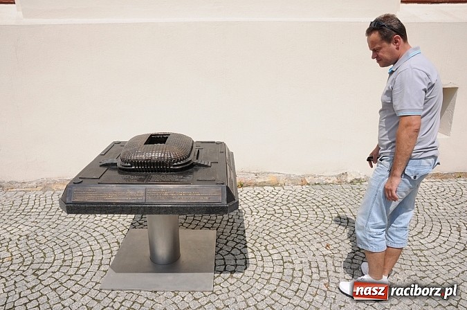 Zdjęcie w galerii na portalu naszraciborz.pl: PBG przybliża w Raciborzu klimat Euro 2012 wiadomości z regionu