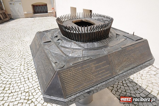 Zdjęcie w galerii na portalu naszraciborz.pl: PBG przybliża w Raciborzu klimat Euro 2012 wiadomości z regionu