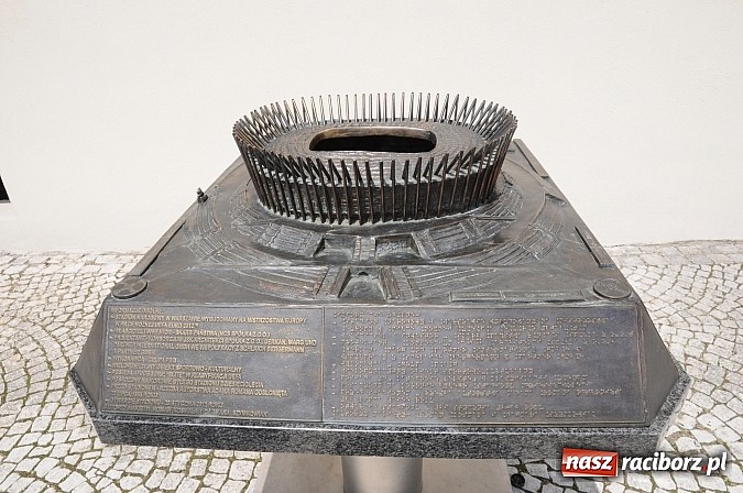 Zdjęcie w galerii na portalu naszraciborz.pl: PBG przybliża w Raciborzu klimat Euro 2012 wiadomości z regionu