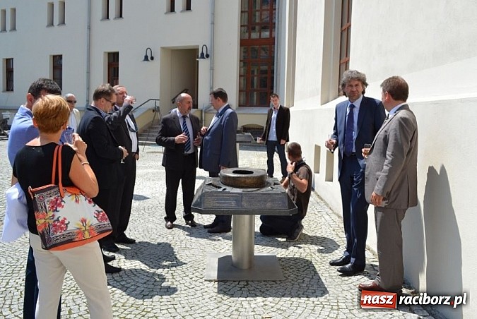 Zdjęcie w galerii na portalu naszraciborz.pl: PBG przybliża w Raciborzu klimat Euro 2012 wiadomości z regionu
