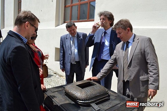 Zdjęcie w galerii na portalu naszraciborz.pl: PBG przybliża w Raciborzu klimat Euro 2012 wiadomości z regionu