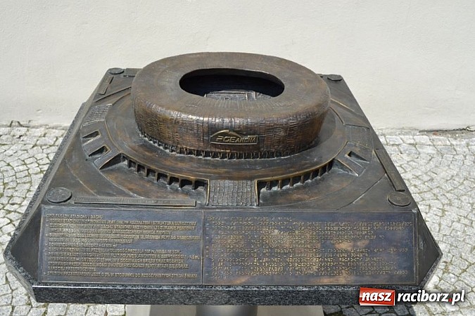 Zdjęcie w galerii na portalu naszraciborz.pl: PBG przybliża w Raciborzu klimat Euro 2012 wiadomości z regionu