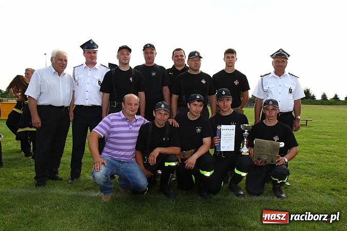 Zdjęcie w galerii na portalu naszraciborz.pl: Strażacy z Samborowic najlepsi w gminie. Znakomity czas bojówki wiadomości z regionu