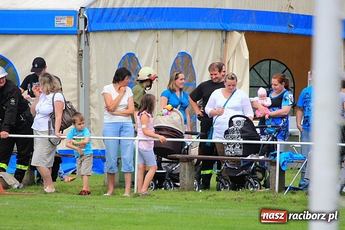 Zdjęcie w galerii na portalu naszraciborz.pl: Strażacy z Samborowic najlepsi w gminie. Znakomity czas bojówki wiadomości z regionu