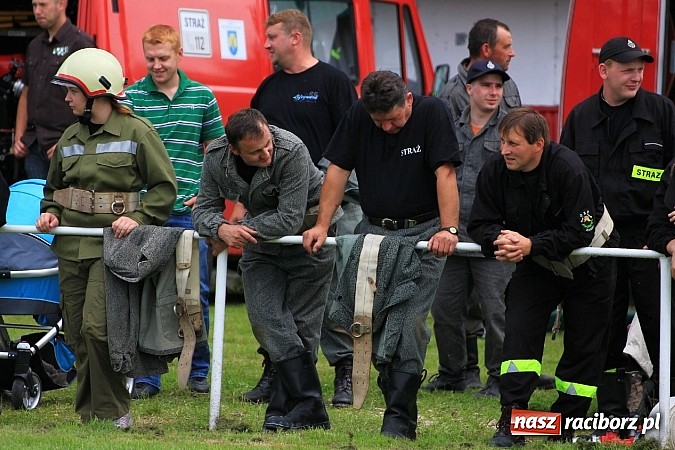 Zdjęcie w galerii na portalu naszraciborz.pl: Strażacy z Samborowic najlepsi w gminie. Znakomity czas bojówki wiadomości z regionu
