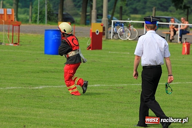 Zdjęcie w galerii na portalu naszraciborz.pl: Strażacy z Samborowic najlepsi w gminie. Znakomity czas bojówki wiadomości z regionu