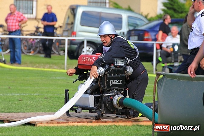 Zdjęcie w galerii na portalu naszraciborz.pl: Strażacy z Samborowic najlepsi w gminie. Znakomity czas bojówki wiadomości z regionu