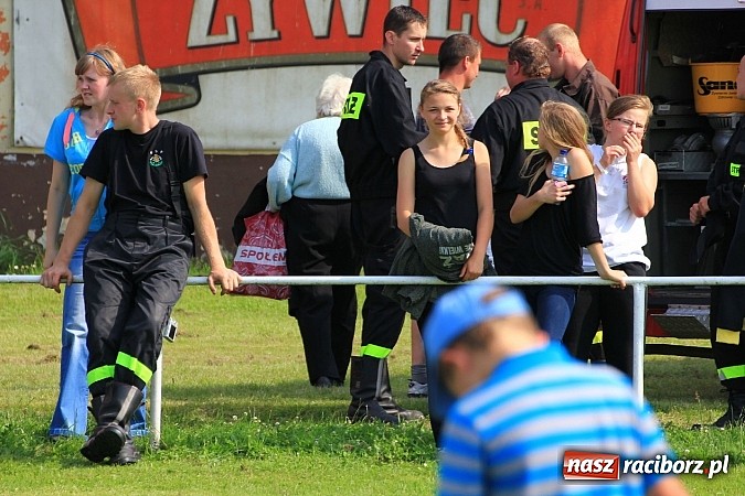 Zdjęcie w galerii na portalu naszraciborz.pl: Strażacy z Samborowic najlepsi w gminie. Znakomity czas bojówki wiadomości z regionu