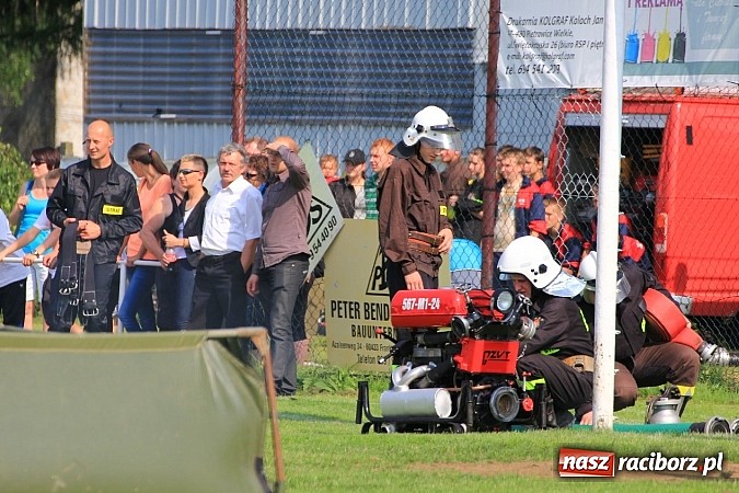 Zdjęcie w galerii na portalu naszraciborz.pl: Strażacy z Samborowic najlepsi w gminie. Znakomity czas bojówki wiadomości z regionu