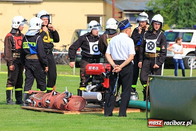 Zdjęcie w galerii na portalu naszraciborz.pl: Strażacy z Samborowic najlepsi w gminie. Znakomity czas bojówki wiadomości z regionu