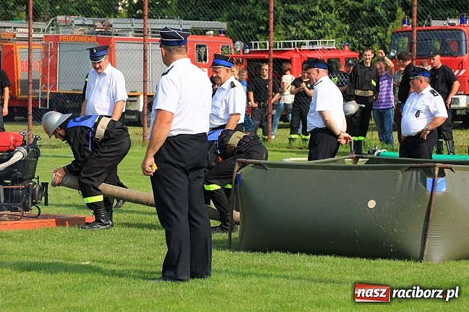 Zdjęcie w galerii na portalu naszraciborz.pl: Strażacy z Samborowic najlepsi w gminie. Znakomity czas bojówki wiadomości z regionu