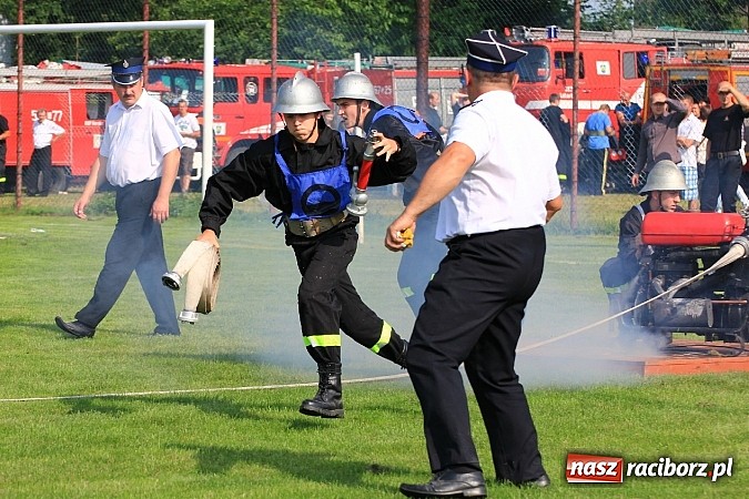Zdjęcie w galerii na portalu naszraciborz.pl: Strażacy z Samborowic najlepsi w gminie. Znakomity czas bojówki wiadomości z regionu