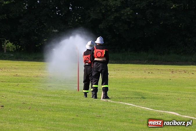 Zdjęcie w galerii na portalu naszraciborz.pl: Strażacy z Samborowic najlepsi w gminie. Znakomity czas bojówki wiadomości z regionu
