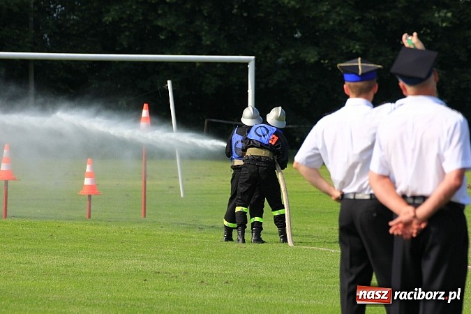 Zdjęcie w galerii na portalu naszraciborz.pl: Strażacy z Samborowic najlepsi w gminie. Znakomity czas bojówki wiadomości z regionu