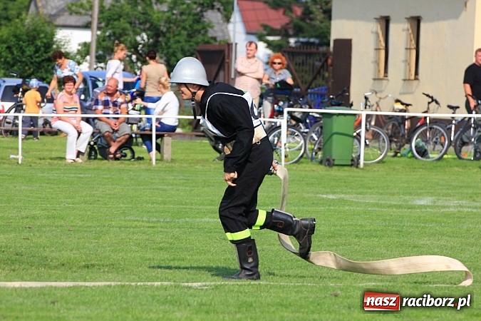 Zdjęcie w galerii na portalu naszraciborz.pl: Strażacy z Samborowic najlepsi w gminie. Znakomity czas bojówki wiadomości z regionu