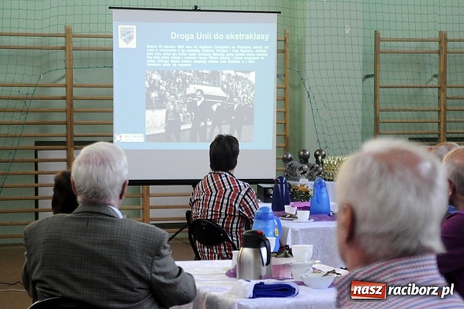 Zdjęcie w galerii na portalu naszraciborz.pl: Unici wspominali awans do I ligi wiadomości z regionu
