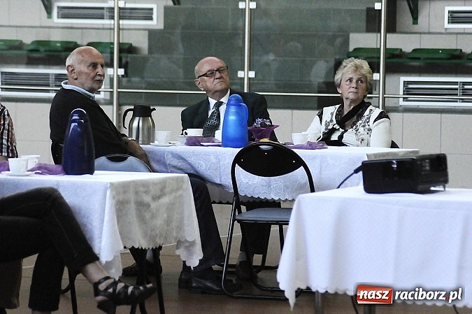 Zdjęcie w galerii na portalu naszraciborz.pl: Unici wspominali awans do I ligi wiadomości z regionu