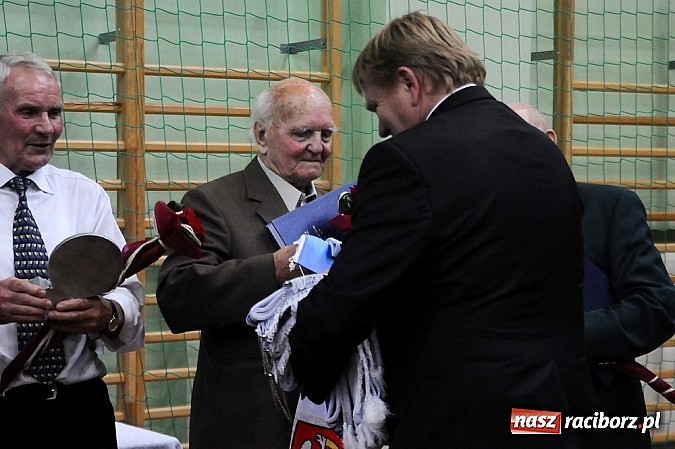 Zdjęcie w galerii na portalu naszraciborz.pl: Unici wspominali awans do I ligi wiadomości z regionu