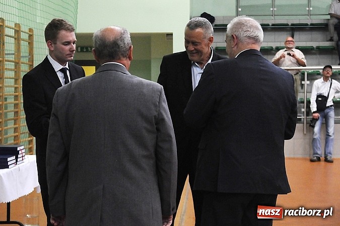 Zdjęcie w galerii na portalu naszraciborz.pl: Unici wspominali awans do I ligi wiadomości z regionu