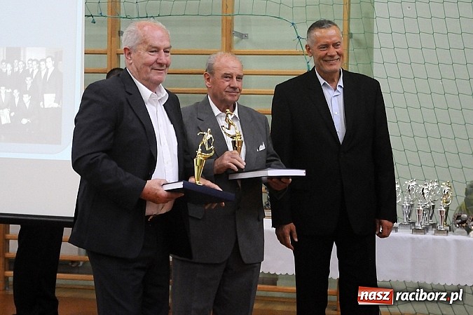 Zdjęcie w galerii na portalu naszraciborz.pl: Unici wspominali awans do I ligi wiadomości z regionu