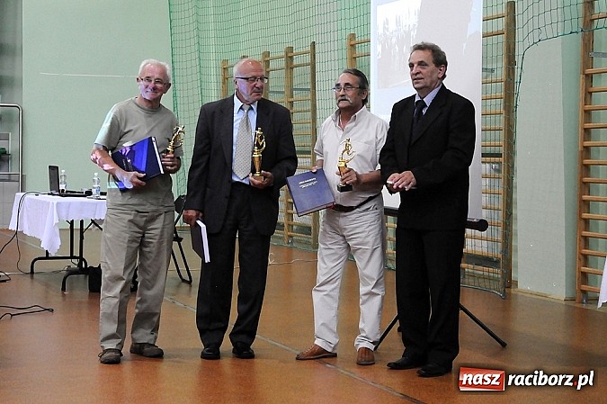 Zdjęcie w galerii na portalu naszraciborz.pl: Unici wspominali awans do I ligi wiadomości z regionu