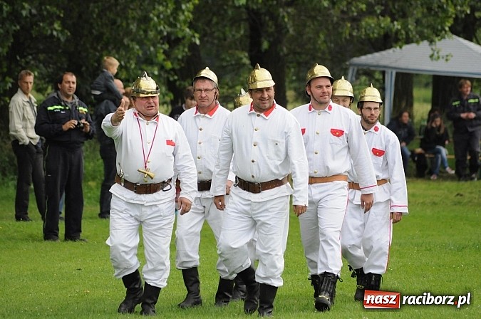 Zdjęcie w galerii na portalu naszraciborz.pl: Bieńkowice najlepsze w międzynarodowych zawodach sikawek konnych wiadomości z regionu