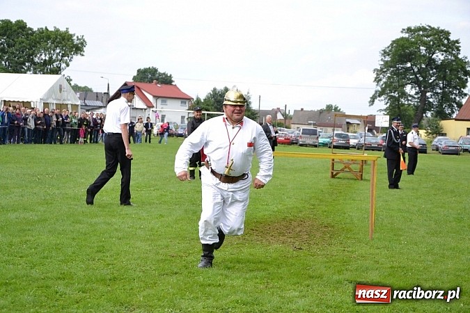 Zdjęcie w galerii na portalu naszraciborz.pl: Bieńkowice najlepsze w międzynarodowych zawodach sikawek konnych wiadomości z regionu
