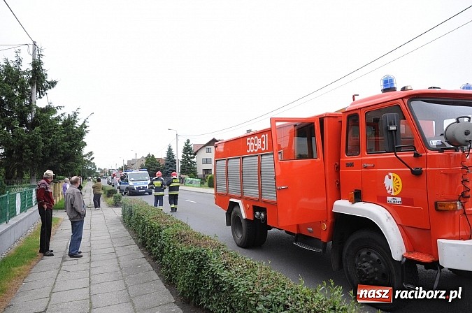 Zdjęcie w galerii na portalu naszraciborz.pl: Na Hulczyńskiej seat wjechał w peugeota wiadomości z regionu