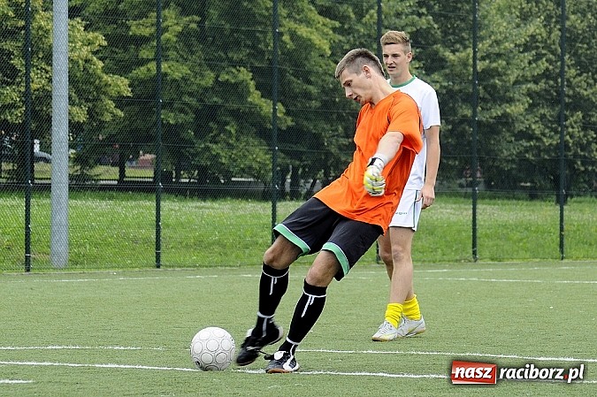 Zdjęcie w galerii na portalu naszraciborz.pl: Ruszyła Liga Orlik 2013. Feniks liderem wiadomości z regionu