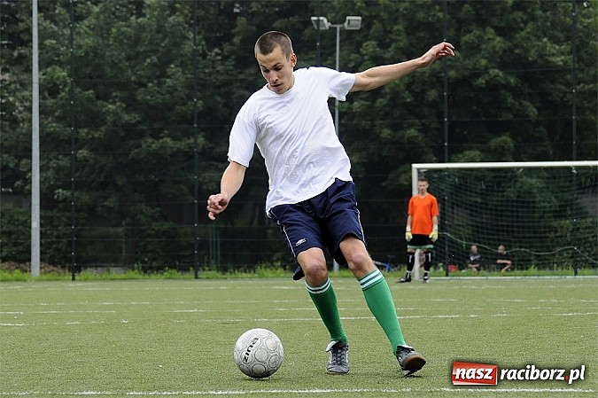 Zdjęcie w galerii na portalu naszraciborz.pl: Ruszyła Liga Orlik 2013. Feniks liderem wiadomości z regionu