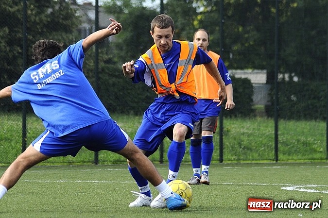 Zdjęcie w galerii na portalu naszraciborz.pl: Ruszyła Liga Orlik 2013. Feniks liderem wiadomości z regionu