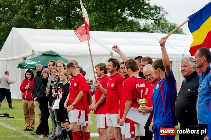 Zdjęcie w galerii na portalu naszraciborz.pl: Puchar Wójta: Samborowice zrobiły miazgę z Pietrowic. Trofeum w rękach Pawłowa wiadomości z regionu