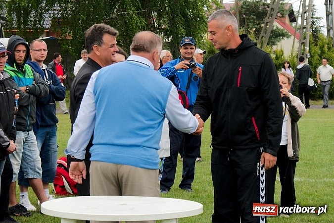 Zdjęcie w galerii na portalu naszraciborz.pl: Puchar Wójta: Samborowice zrobiły miazgę z Pietrowic. Trofeum w rękach Pawłowa wiadomości z regionu