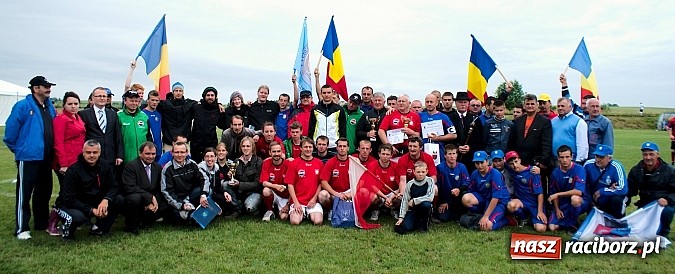 Zdjęcie w galerii na portalu naszraciborz.pl: Puchar Wójta: Samborowice zrobiły miazgę z Pietrowic. Trofeum w rękach Pawłowa wiadomości z regionu