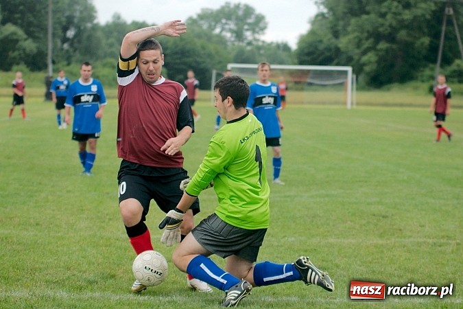 Zdjęcie w galerii na portalu naszraciborz.pl: Puchar Wójta: Samborowice zrobiły miazgę z Pietrowic. Trofeum w rękach Pawłowa wiadomości z regionu