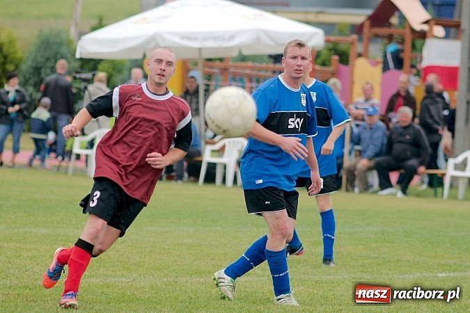 Zdjęcie w galerii na portalu naszraciborz.pl: Puchar Wójta: Samborowice zrobiły miazgę z Pietrowic. Trofeum w rękach Pawłowa wiadomości z regionu