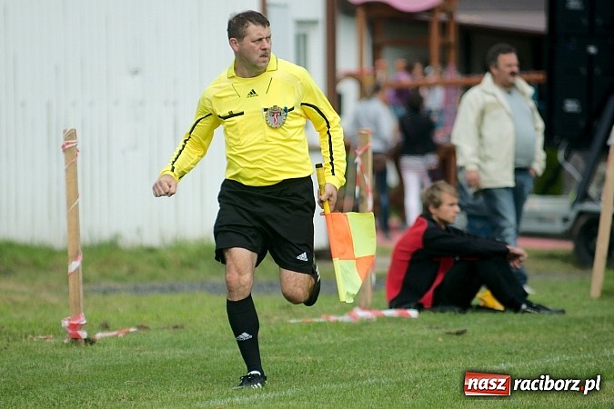 Zdjęcie w galerii na portalu naszraciborz.pl: Puchar Wójta: Samborowice zrobiły miazgę z Pietrowic. Trofeum w rękach Pawłowa wiadomości z regionu