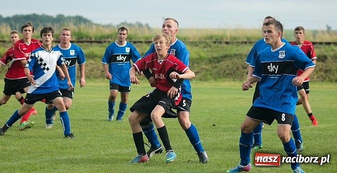 Zdjęcie w galerii na portalu naszraciborz.pl: Puchar Wójta: Samborowice zrobiły miazgę z Pietrowic. Trofeum w rękach Pawłowa wiadomości z regionu