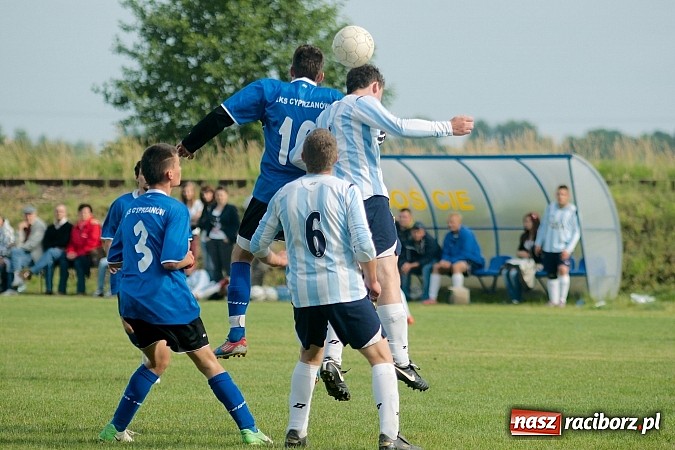 Zdjęcie w galerii na portalu naszraciborz.pl: Puchar Wójta: Samborowice zrobiły miazgę z Pietrowic. Trofeum w rękach Pawłowa wiadomości z regionu