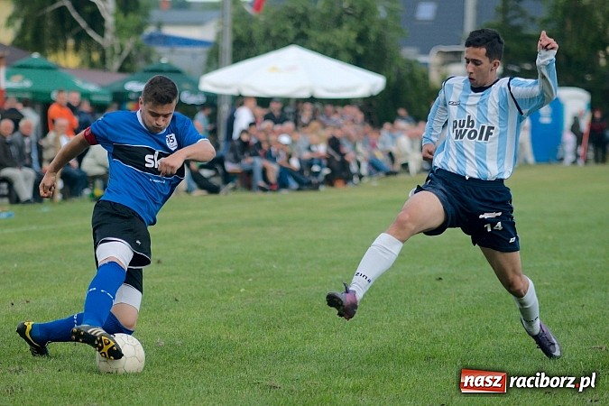 Zdjęcie w galerii na portalu naszraciborz.pl: Puchar Wójta: Samborowice zrobiły miazgę z Pietrowic. Trofeum w rękach Pawłowa wiadomości z regionu